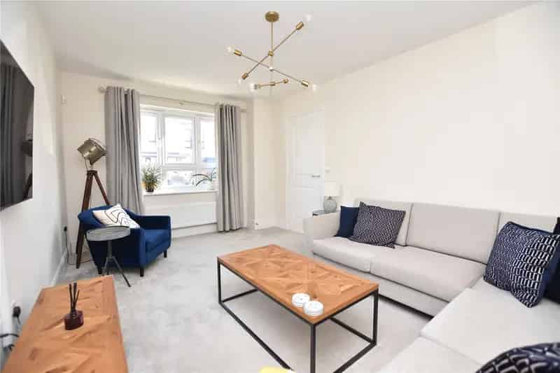 Immaculate 4-Bed Semi-Detached Home with Modern Kitchen and Solar Panels