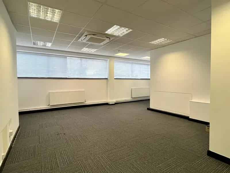 Air-Conditioned Ashford Office Suite To Let - Town Centre Location