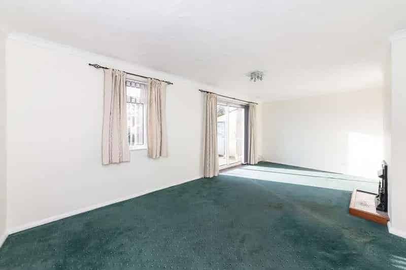 3 Bed End Terrace House For Sale Near Schools and Amenities