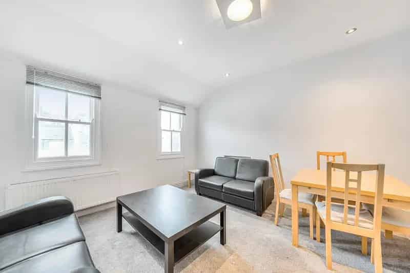 2-Bedroom 2-Bathroom Flat near Hyde Park