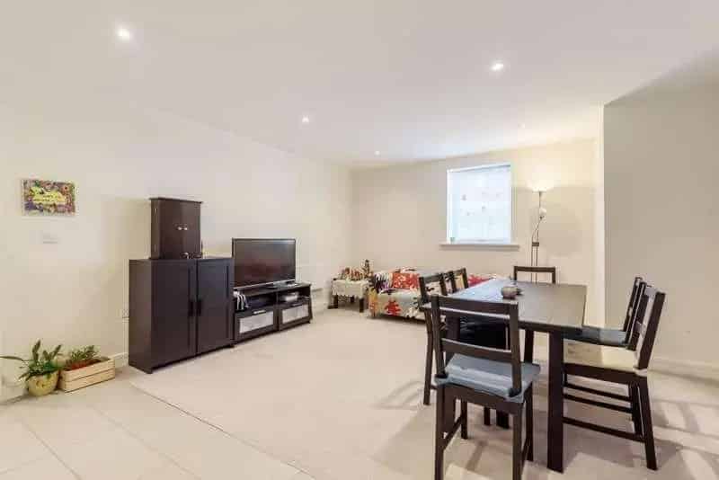 2 Bed Flat for Sale in Reading