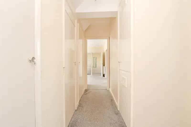 2 Bedroom Maisonette for Sale in Merstham