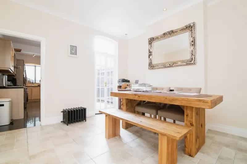Family Home In Smethwick Near Transport Links And Amenities