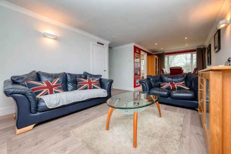 3 Bedroom Semi Detached House to Rent Caversham Park