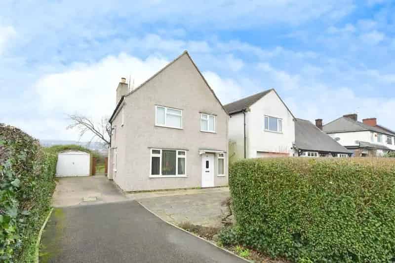 3 bedroom Detached House for sale, Hasland, Derbyshire, S41