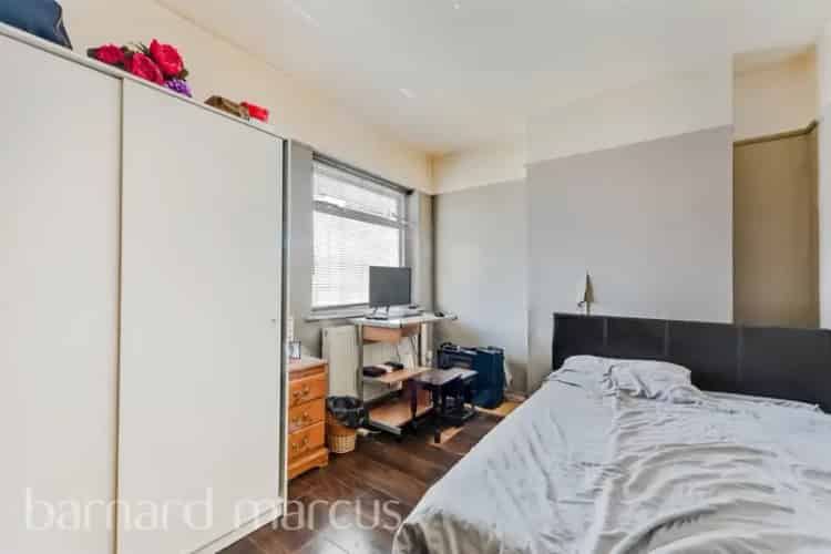 Three Bedroom Semi-Detached House Wimbledon