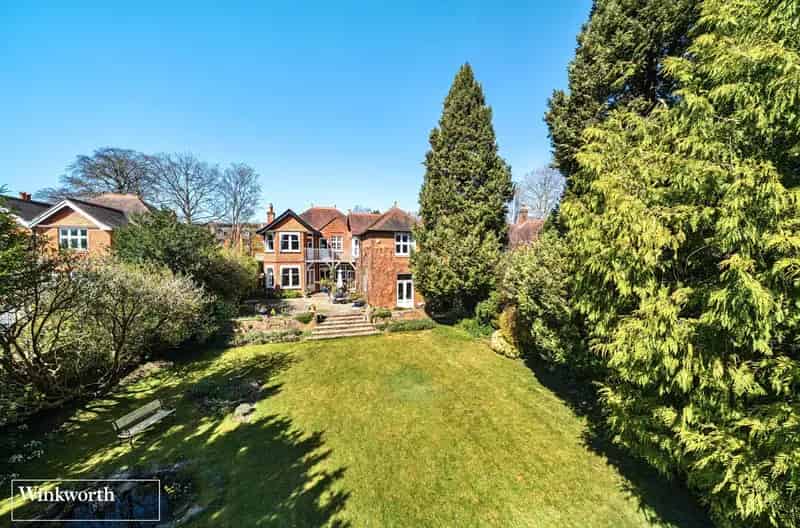 3 Bedroom House in Basingstoke - Extended Ground Floor, No Onward Chain