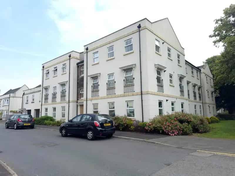 2 Bedroom Flat to Rent in Patchway Bristol