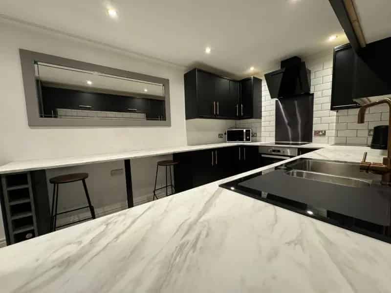 2 Bedroom Flat for Sale in Liverpool Near Sefton Park