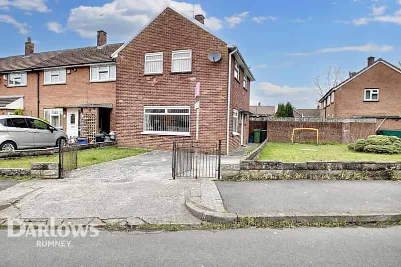 3 Bedroom End of Terrace House for Sale