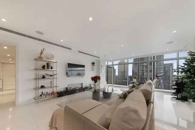 Luxury 3-Bedroom Apartment in Pan Peninsula Canary Wharf