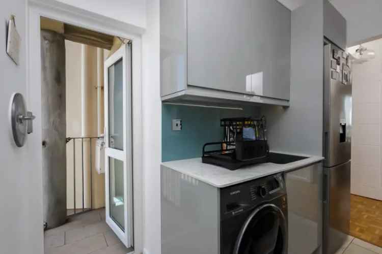 Two Bedroom Apartment with Sea Views Near Eastbourne Town Centre