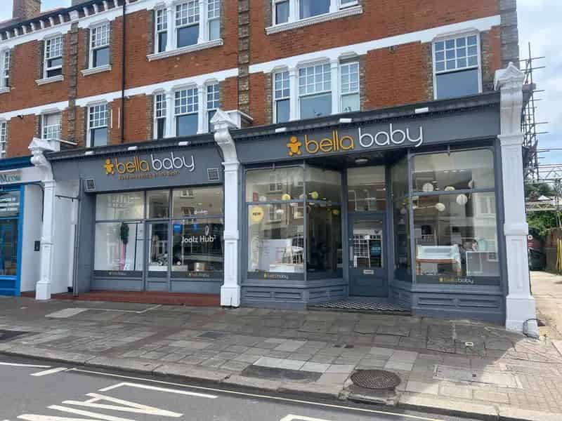 Retail Unit near St Margaret's & Twickenham Stations