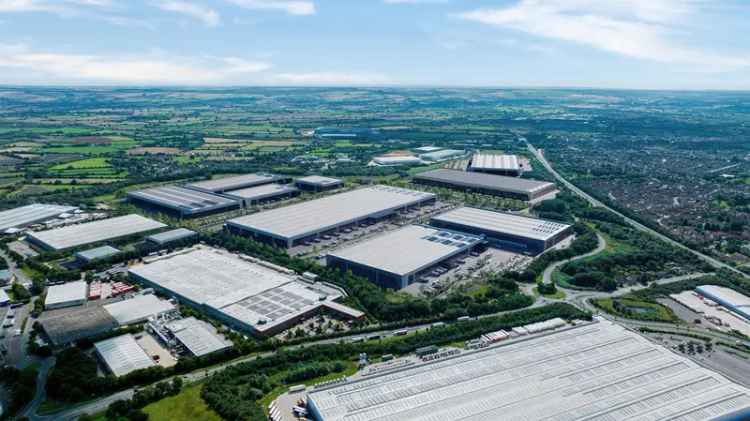 Industrial For Sale in Swindon, England