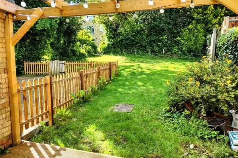 2 Bedroom Flat for Sale - Newly Renovated with Garden and Garage