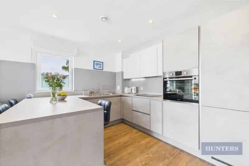 2 Bed Flat for Sale Ocean Village Waterfront