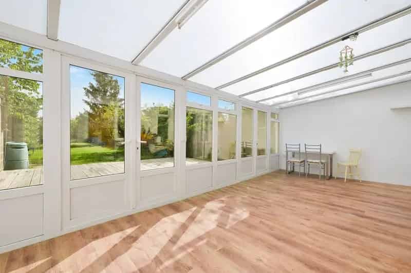 4 Bedroom Semi-Detached House For Sale - Full Renovation Needed