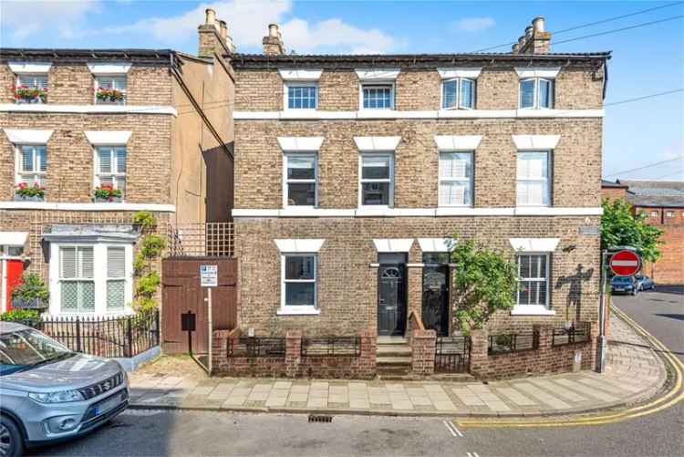 4 Bedroom Semi-Detached House for Sale in Bedford Town Centre