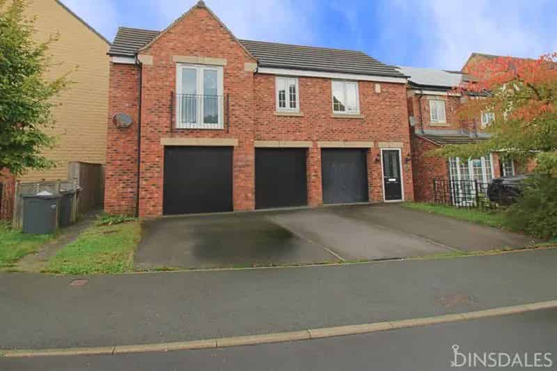 2 Bedroom Coach House For Sale