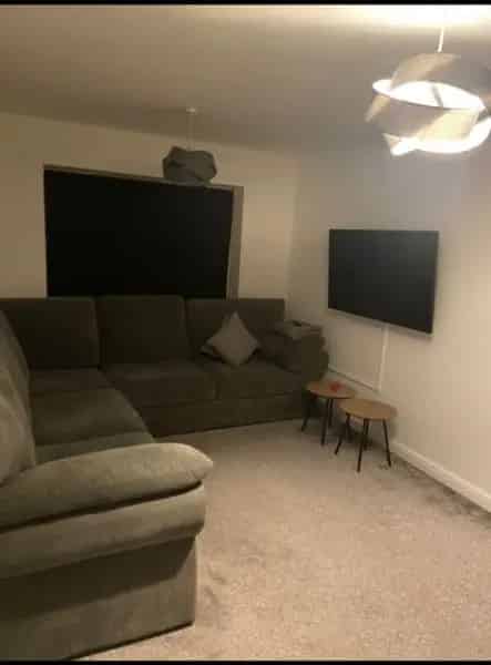 Modern One Bedroom Flat Near Beach and High Street