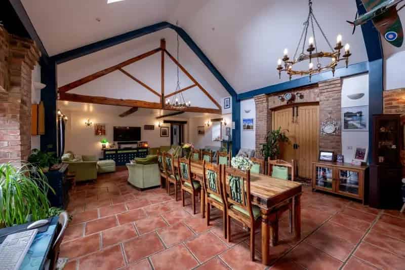 6 Bedroom Barn Conversion Walpole Cross Keys