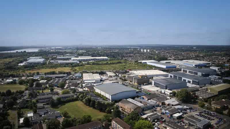 Grade A Warehouse Logistics Space 60075 sq ft M25 Access