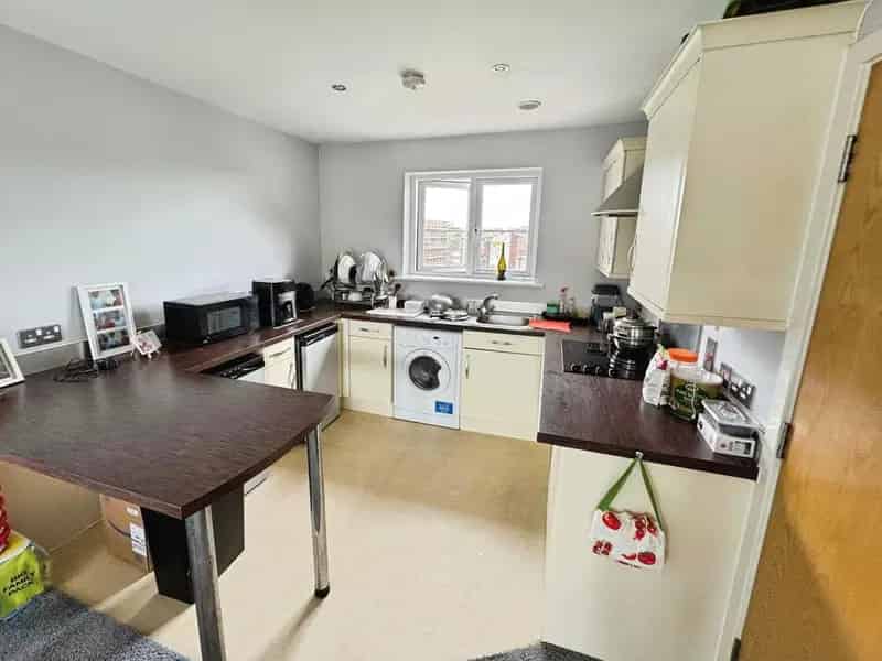 Modern 1-Bedroom Flat Cardiff Bay - Apartment Rental