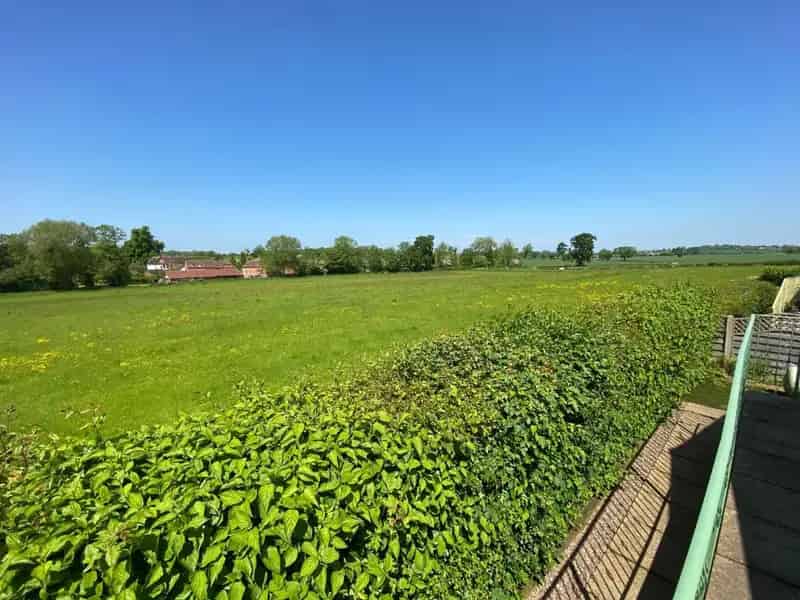 2 Bed Property for Sale Near Henley-in-Arden