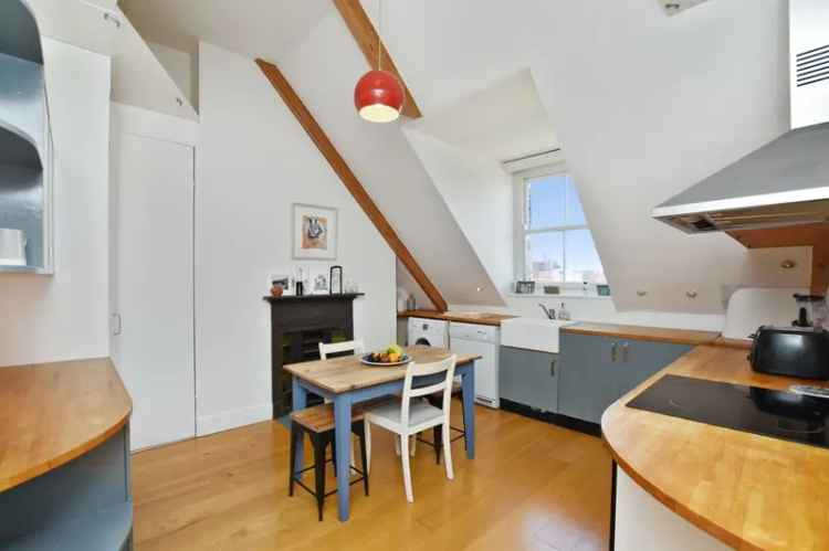 2 Bedroom Flat for Sale in South Hampstead