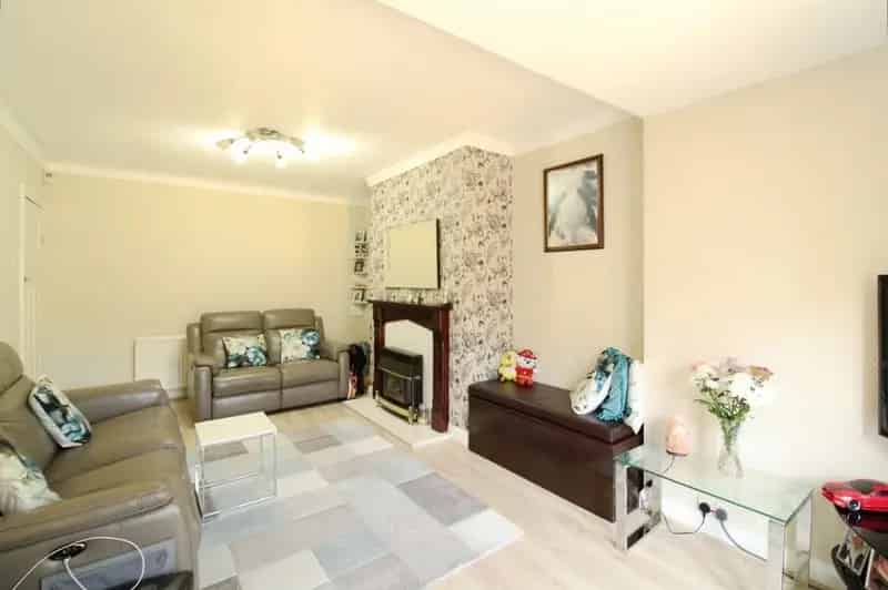 3 Bedroom Semi Detached House for Sale Leeds West Yorkshire