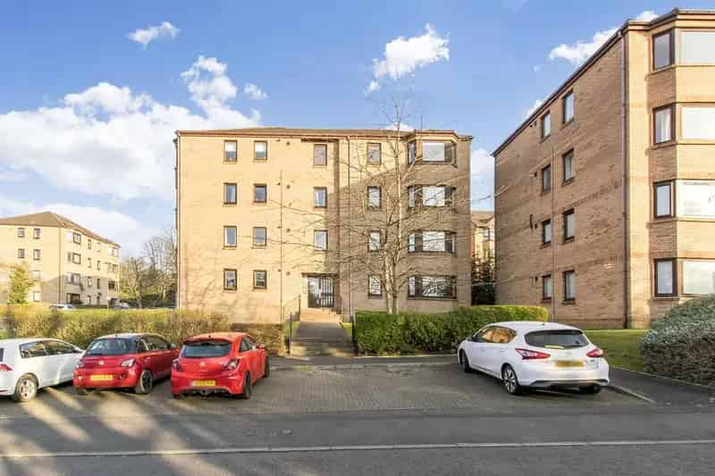 2 Bedroom Ground Floor Flat for Sale in Liberton