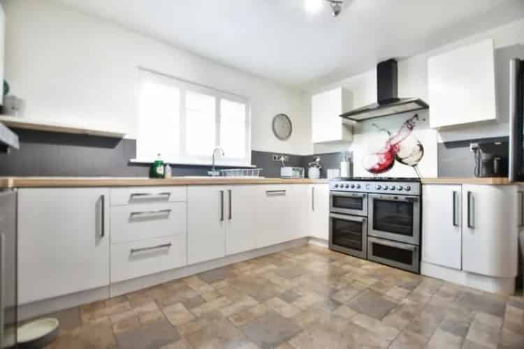 3 Bedroom Detached Bungalow For Sale No Onward Chain