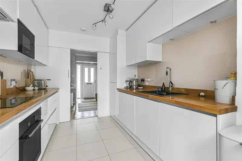 5 Bedroom Detached House Little Heath Potters Bar