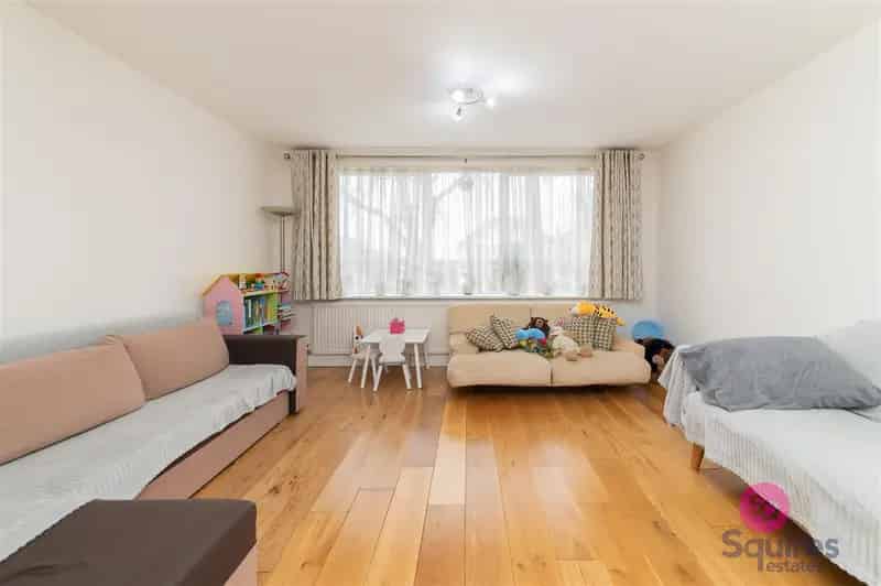 2 Bedroom Flat to Rent Hendon Chain Free Share of Freehold