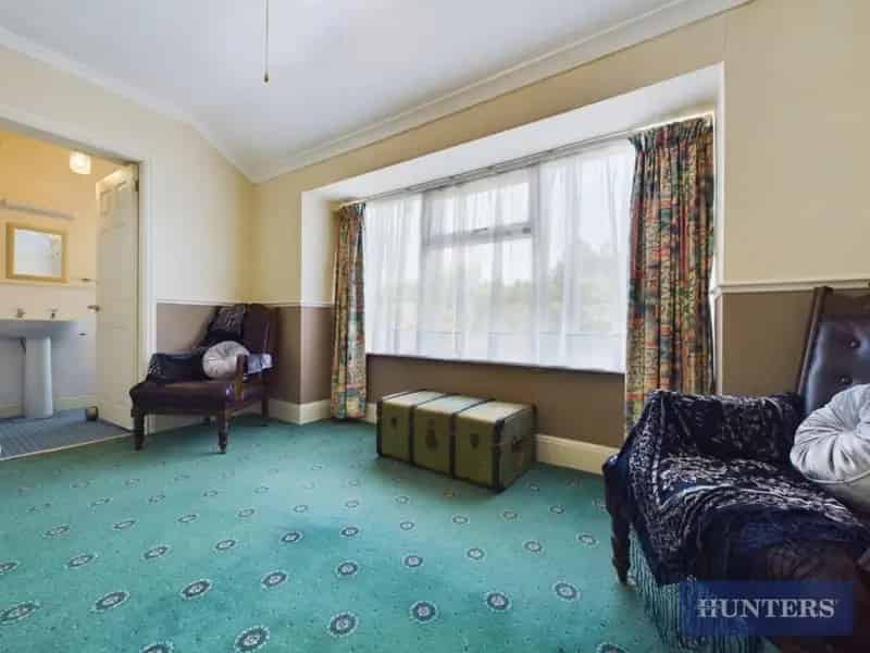 12 Bed Detached House For Sale Large Family Home Ample Parking