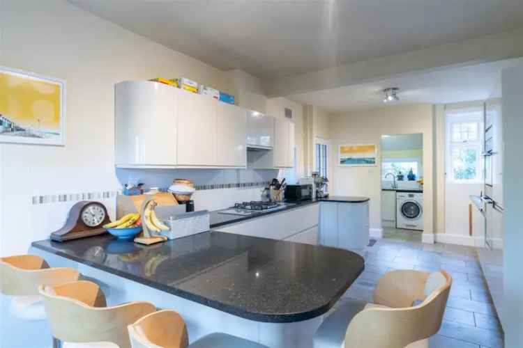5 Bedroom Detached House for Sale Talbot Woods
