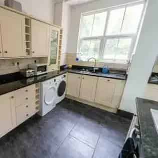 1 Room Flat 307 m² Birmingham City Centre