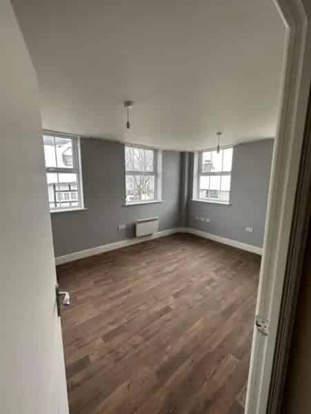 Modern Chesham Apartment Designated Parking Council Tenants