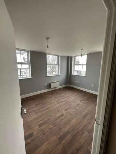 Flat For Rent in Chesham, England