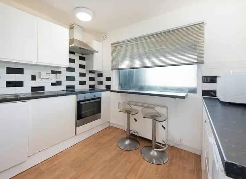 Spacious 1 Double Bedroom Flat in Trellick Tower with Panoramic Views