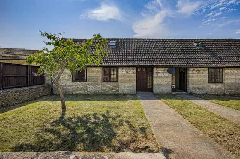 1 Bedroom End Terrace House for Sale