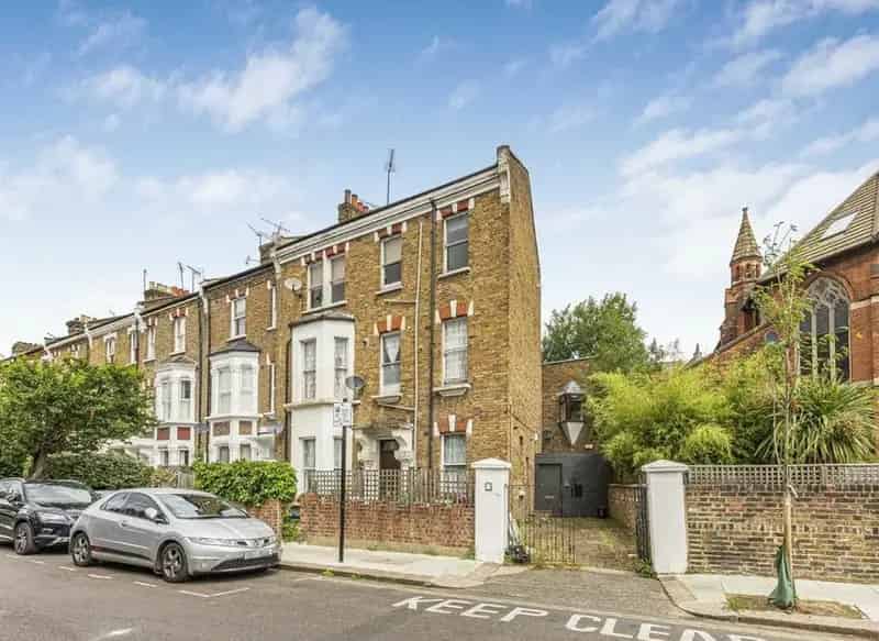 Flat For Sale , Fernhead Road, London, England