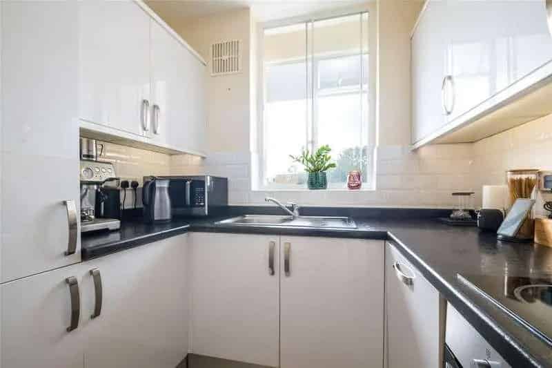 2 Bed Flat for Sale Near Ruskin Park