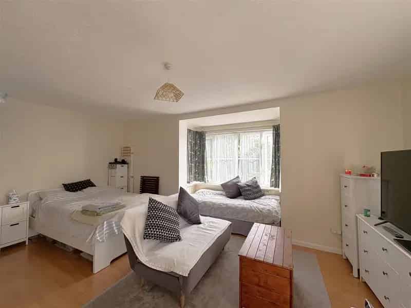 0 Bedroom Studio House to Rent Corris Green
