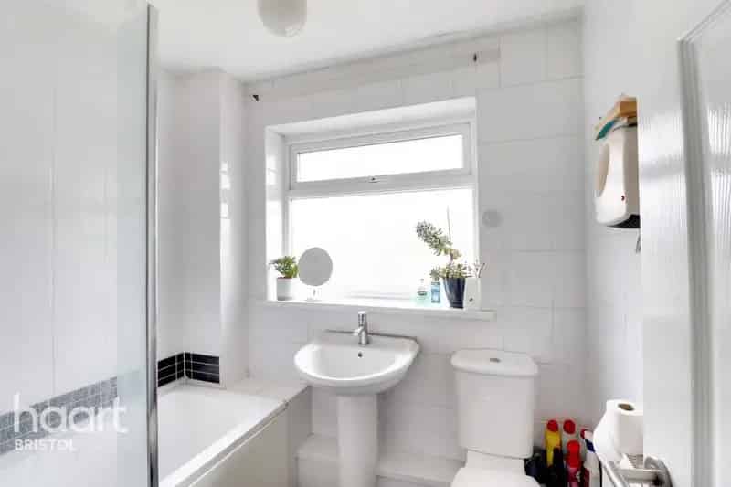 3 Bedroom Terraced House For Sale in Mangotsfield