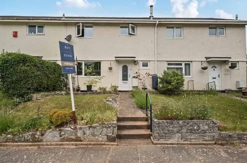 3 bedroom terraced house for sale