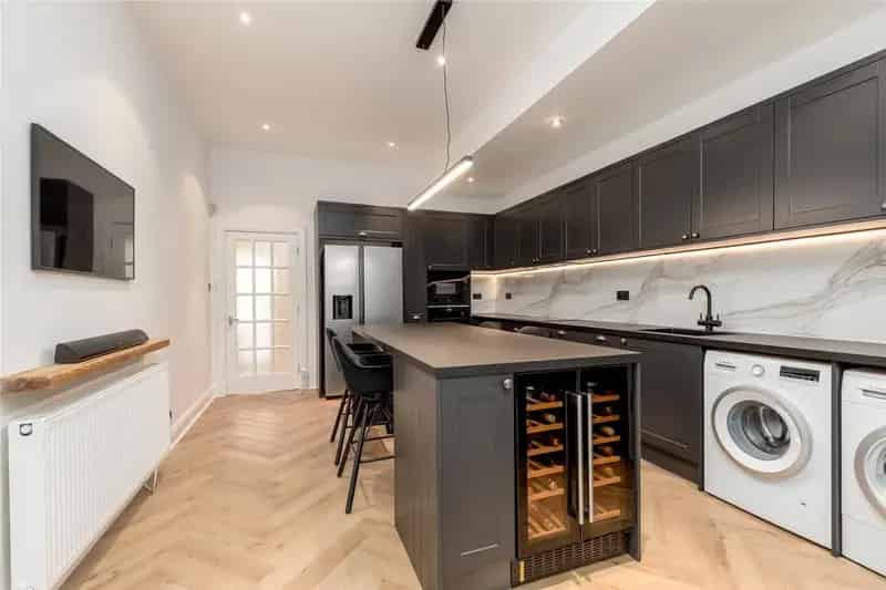 3 bedroom apartment for sale