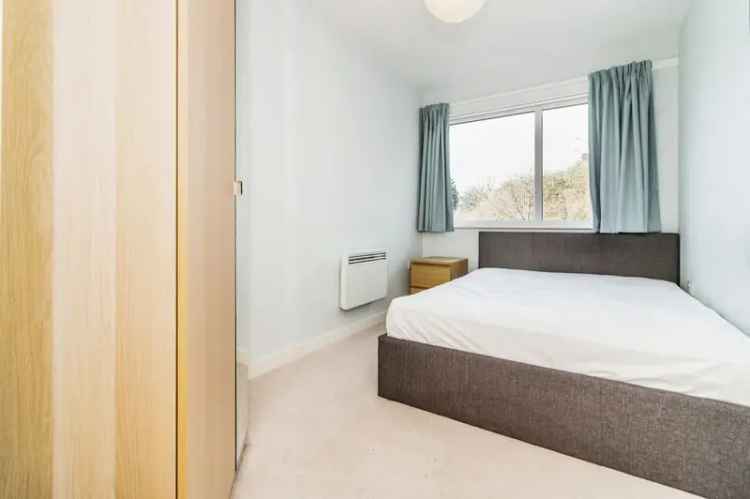 2 Bed Salford Quays Apartment - Secure Parking