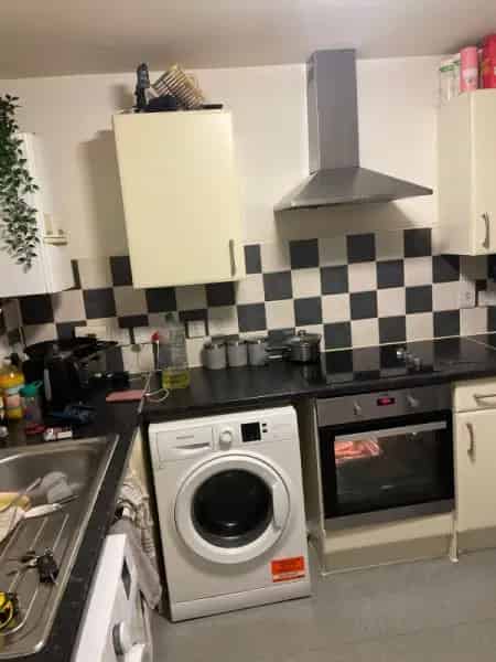 4 Bed Semi Detached House Near Gladstone Park London
