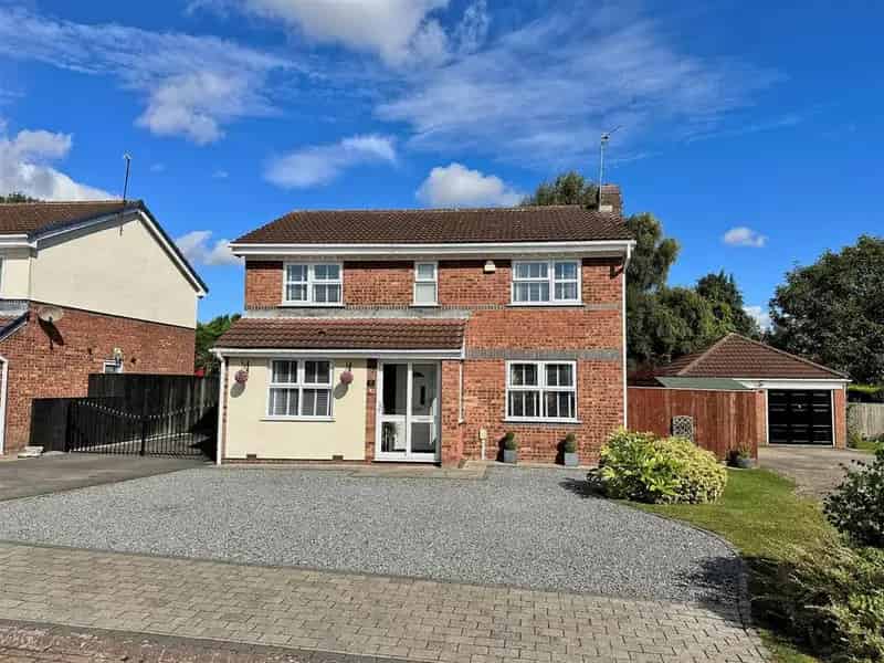 4 Bedroom Detached House for Sale